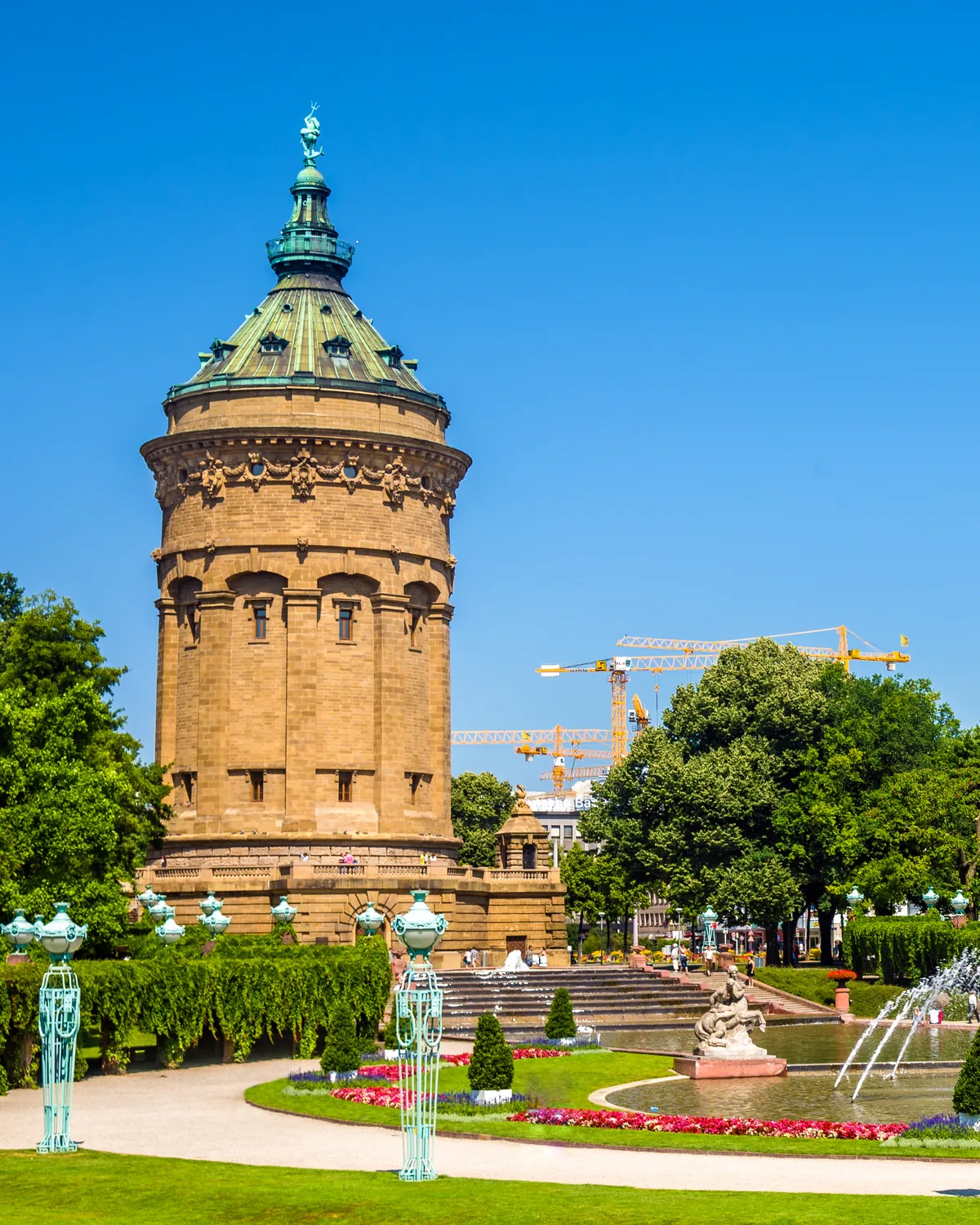 Der Mannheimer Wasserturm am Friedrichsplatz
