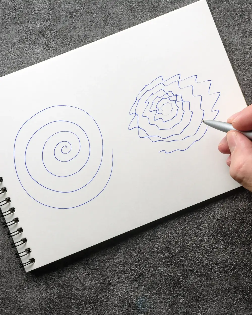Spiralzeichnung als Teil der Untersuchung bei Tremor